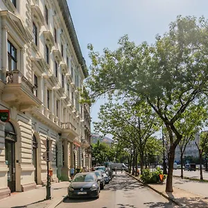 Oktogon City , Budapest Hungría